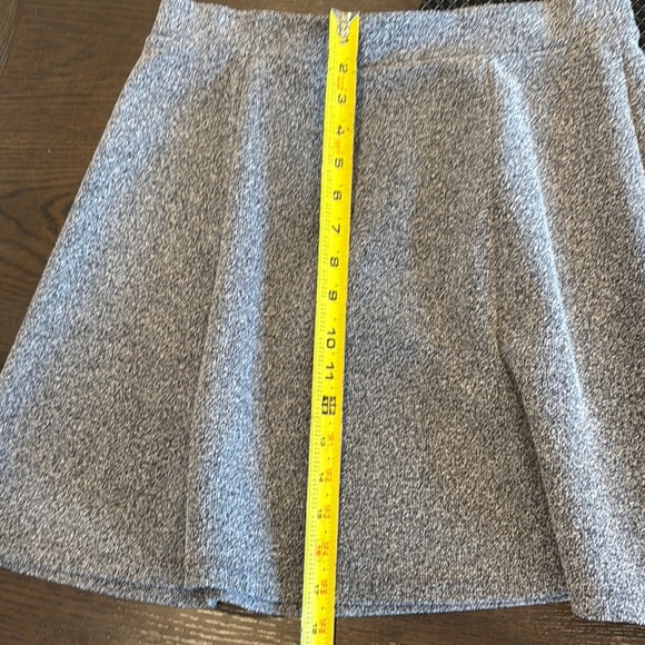 2 LOFT mini skirts - Picture 3 of 11